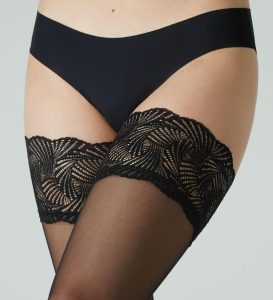 versailles lace top stays up