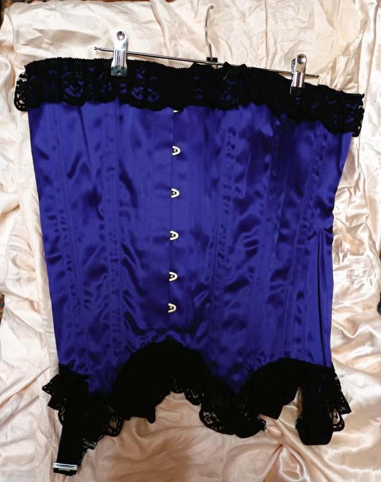 C240-D27-LONG-CORSET-PURPLE-FRONT
