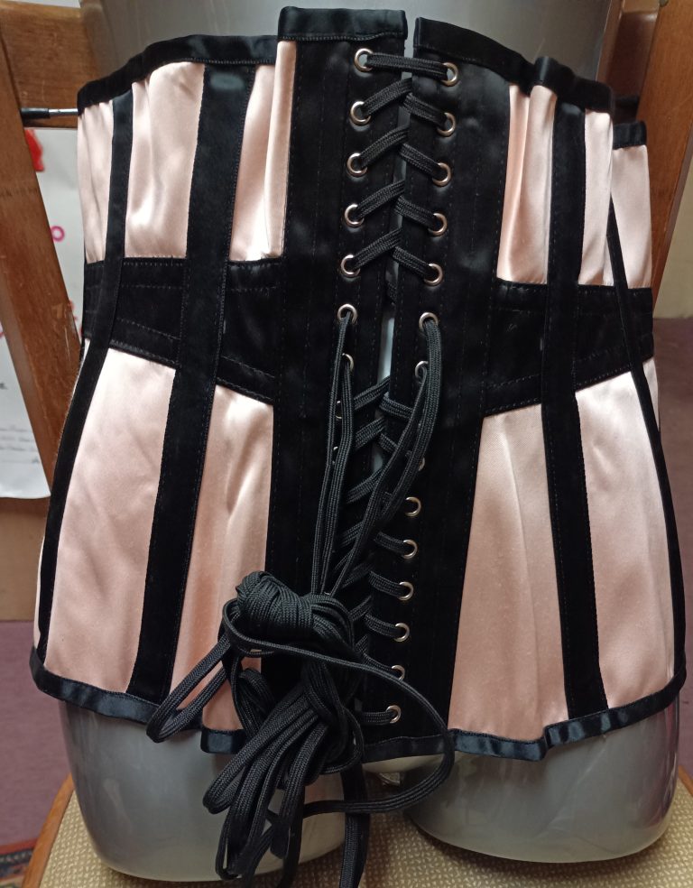 Axfords short inside-out Corset - Image 4